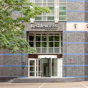 By Marriott **** Den Haag
